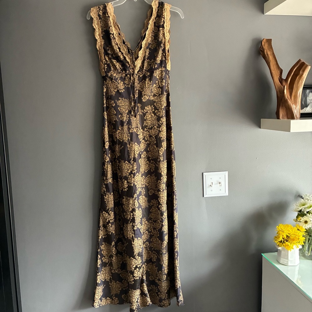 Art Nouveau Silky Iridescent Floral Slip Dress With Lace Trim Size Medium - Picture 2 of 8